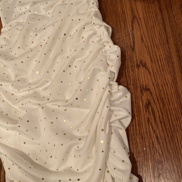White dress with gold sparkles ! - Picture 3 of 4